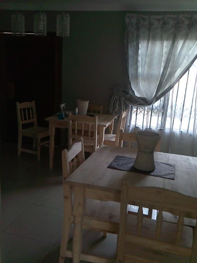 Tlelakufuma Guest House Johannesburg Buitenkant foto