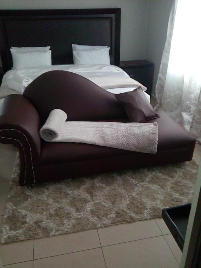 Tlelakufuma Guest House Johannesburg Buitenkant foto